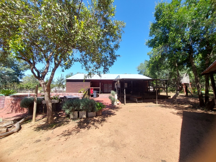 6 Bedroom Property for Sale in Zoutpansdrift North West